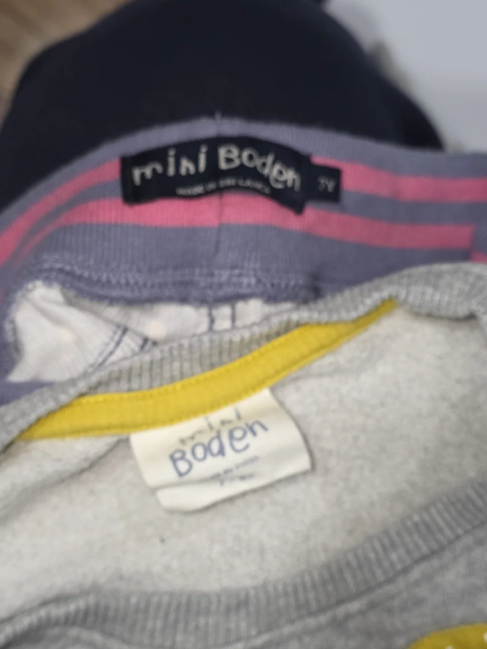 Mini Boden Gray Sweatshirt & Navy Polka Dot Matching Set with Colorful Flower
